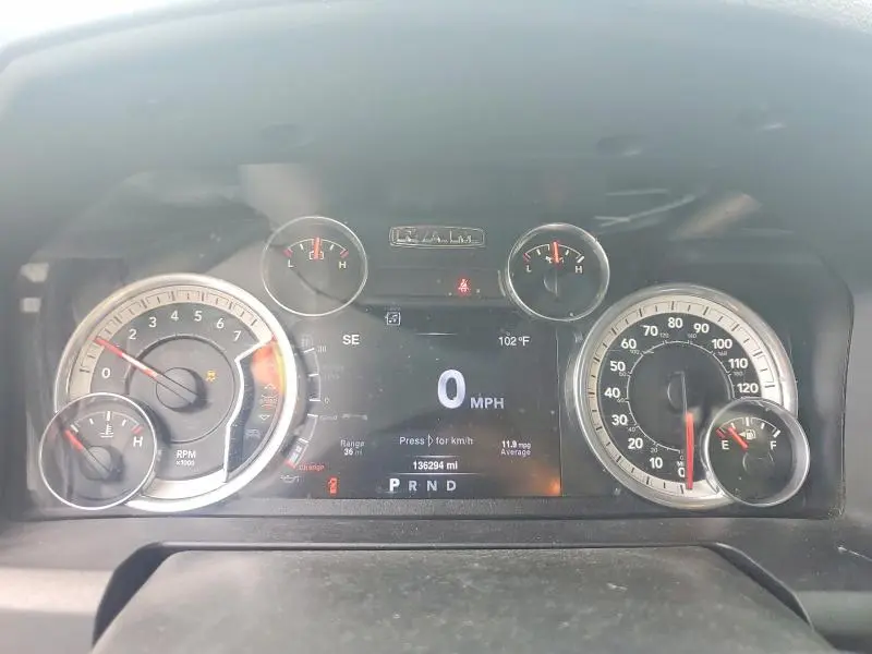 2016 RAM 1500 SLT  