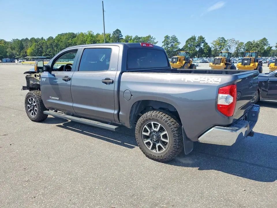 2018 TOYOTA TUNDRA CREWMAX SR5  