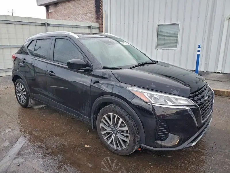 2023 NISSAN KICKS SV  