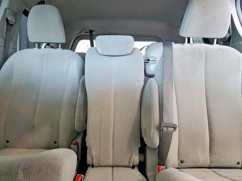 2011 TOYOTA SIENNA LE  