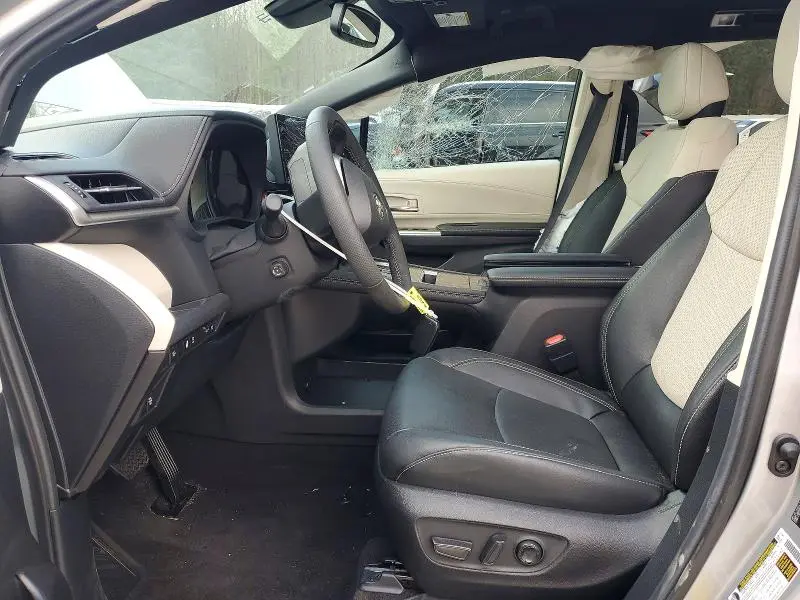 2025 TOYOTA SIENNA PLATINUM 7-PASSENGER  