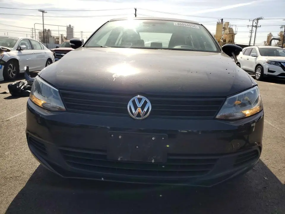 2012 VOLKSWAGEN JETTA SE  