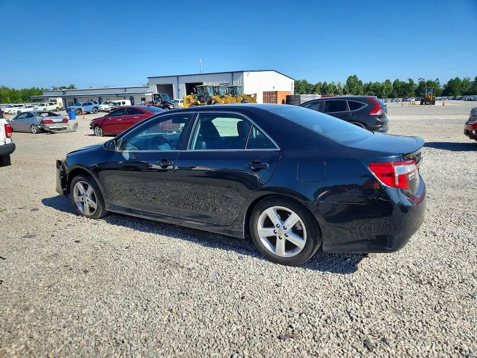2014 TOYOTA CAMRY SE  