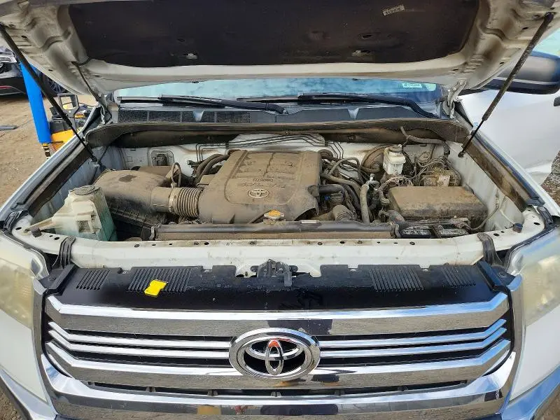 2017 TOYOTA TUNDRA CREWMAX SR5  