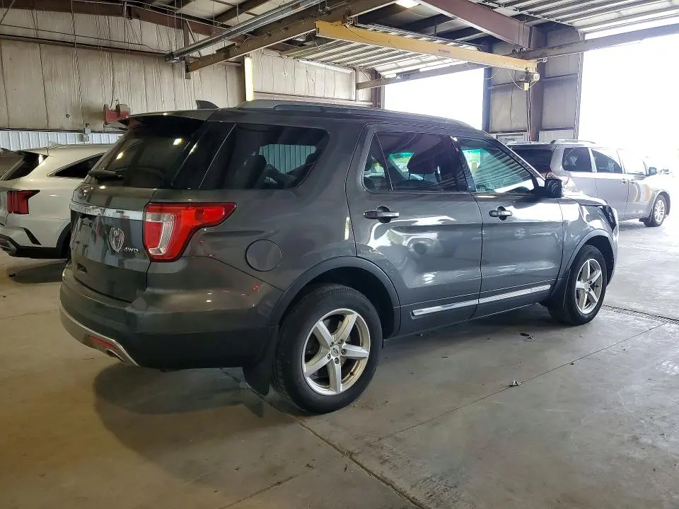 2017 FORD EXPLORER XLT  