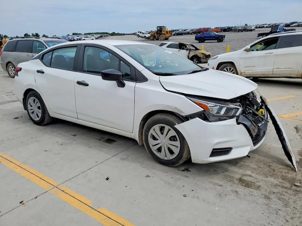 2021 NISSAN VERSA S  