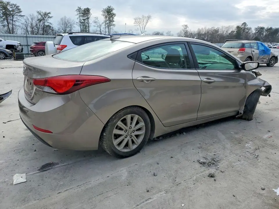 2016 HYUNDAI ELANTRA SE  