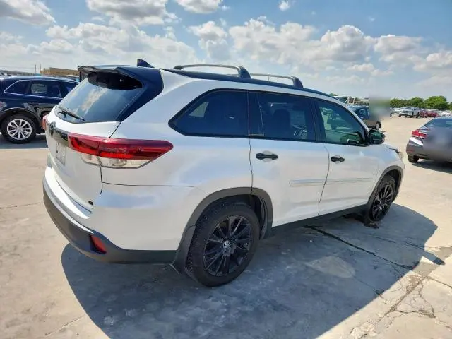2019 TOYOTA HIGHLANDER SE  