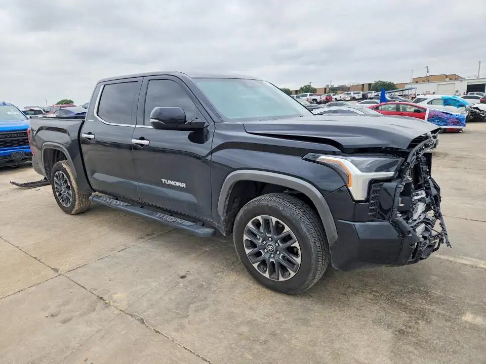 2026 TOYOTA TUNDRA CREWMAX LIMITED  