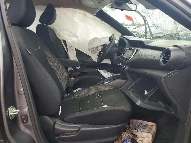 2020 NISSAN KICKS S  