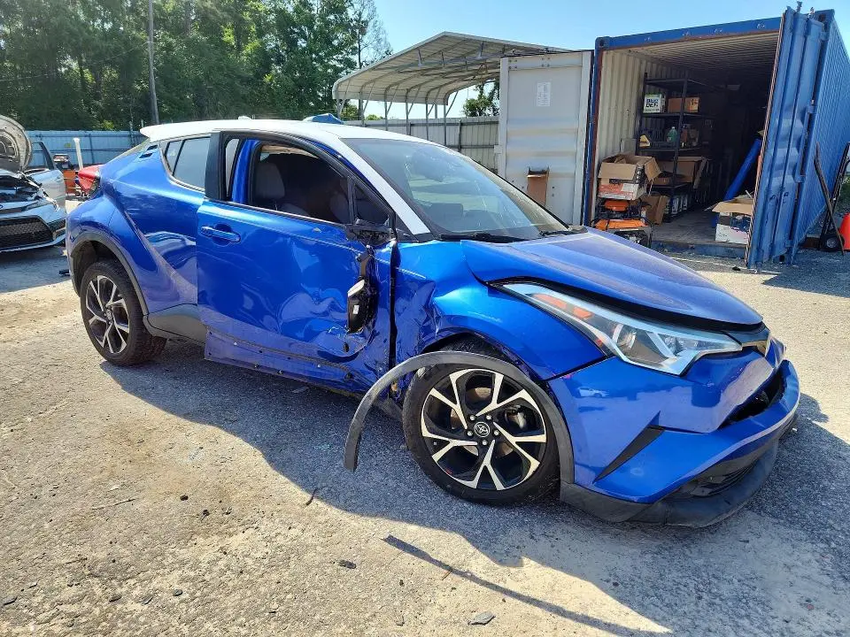 2019 TOYOTA C-HR XLE  