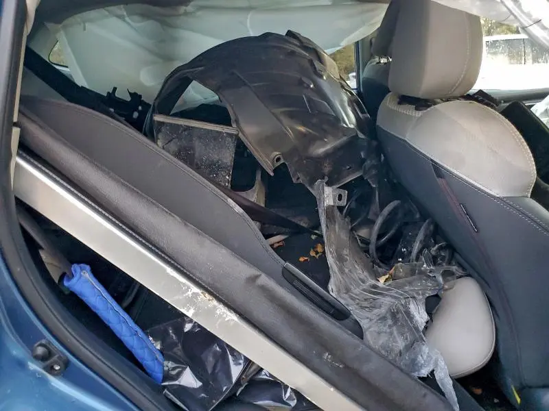 2021 SUBARU FORESTER   