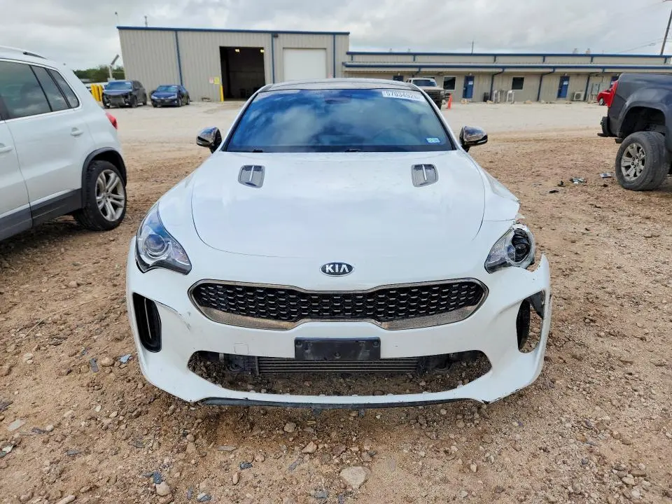 2020 KIA STINGER GT-LINE  