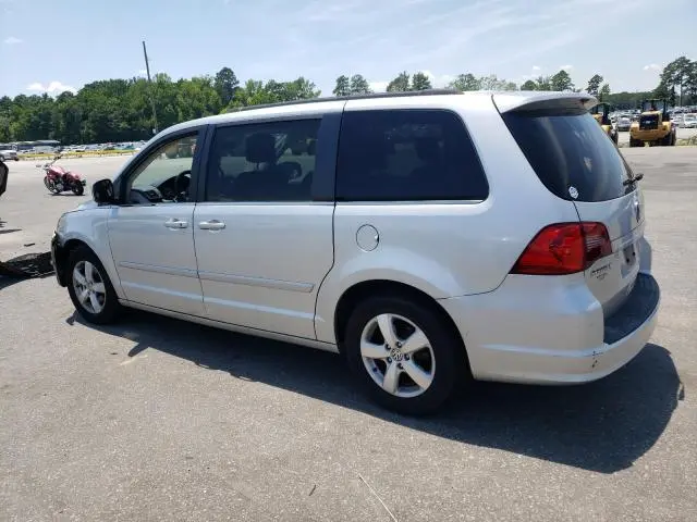 2011 VOLKSWAGEN ROUTAN SE  