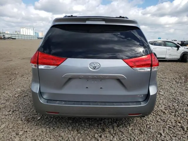 2011 TOYOTA SIENNA XLE