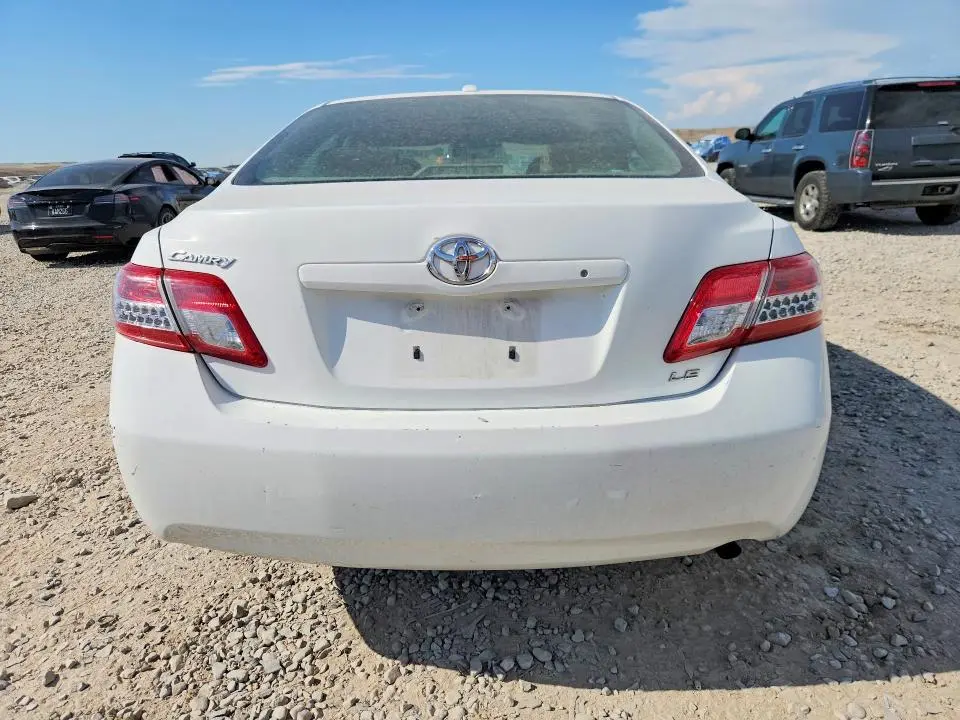 2011 TOYOTA CAMRY LE  