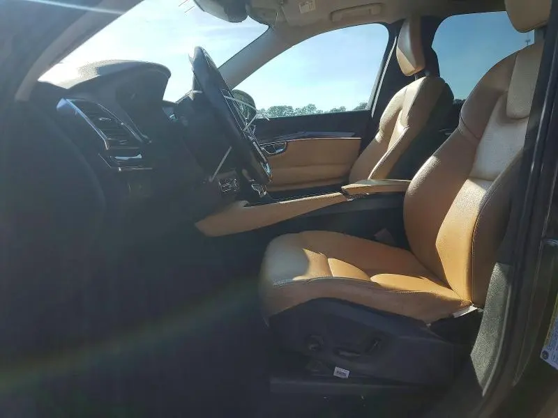2016 VOLVO XC90 T6  