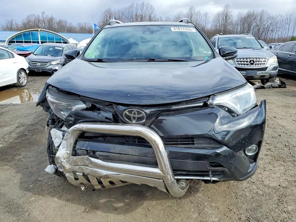 2018 TOYOTA RAV4 XLE  