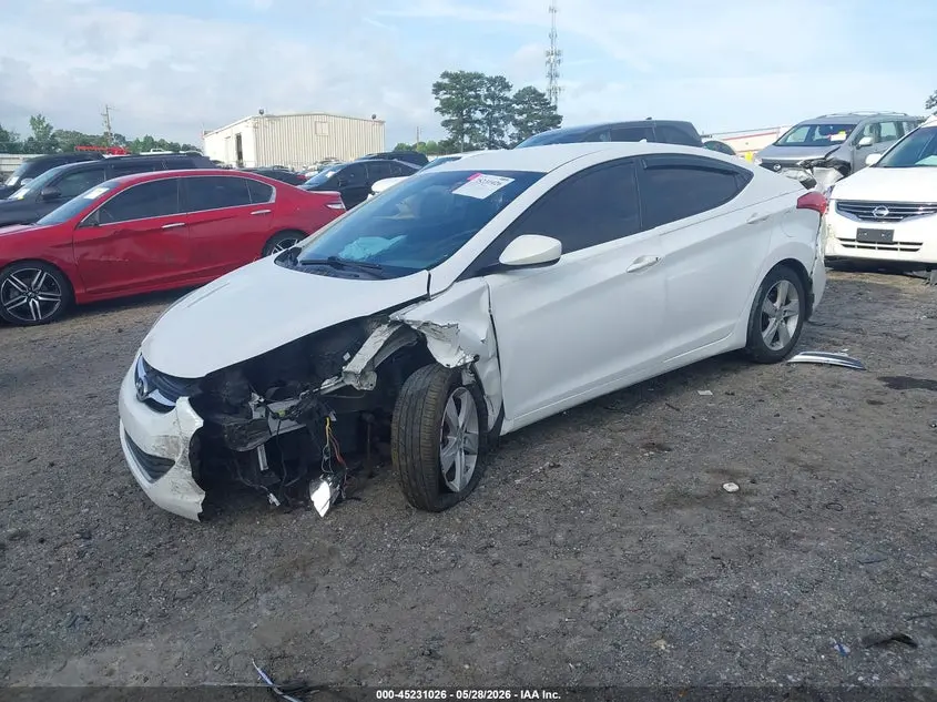 2013 HYUNDAI ELANTRA GLS