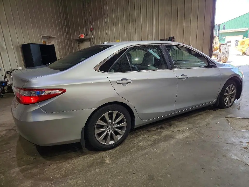 2015 TOYOTA CAMRY XLE  