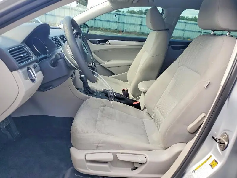 2017 VOLKSWAGEN PASSAT S  