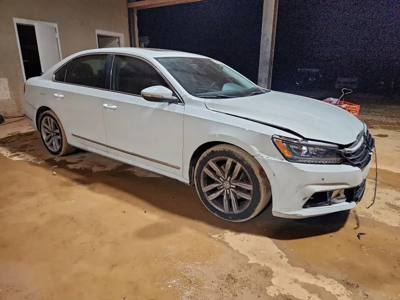 2017 VOLKSWAGEN PASSAT SE  