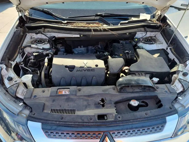 2019 MITSUBISHI OUTLANDER SE  