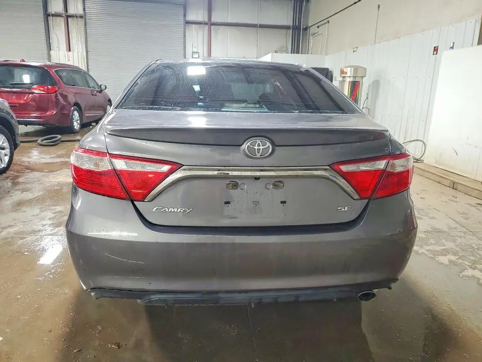 2017 TOYOTA CAMRY SE  