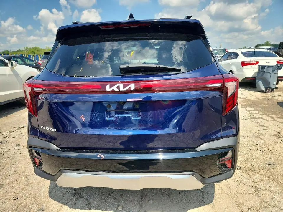 2024 KIA SELTOS EX  