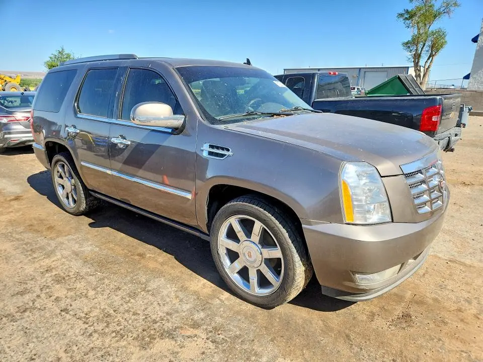 2013 CADILLAC ESCALADE LUXURY  