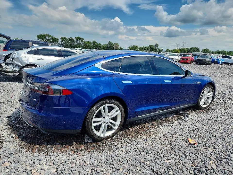 2015 TESLA MODEL S   