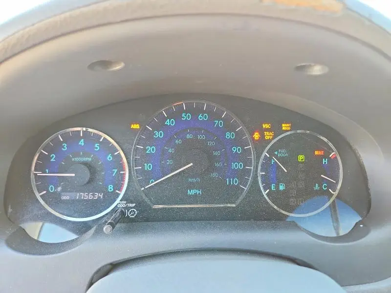 2010 TOYOTA SIENNA XLE  