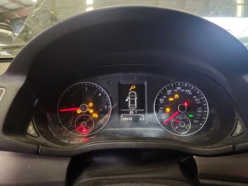 2014 VOLKSWAGEN PASSAT SE  