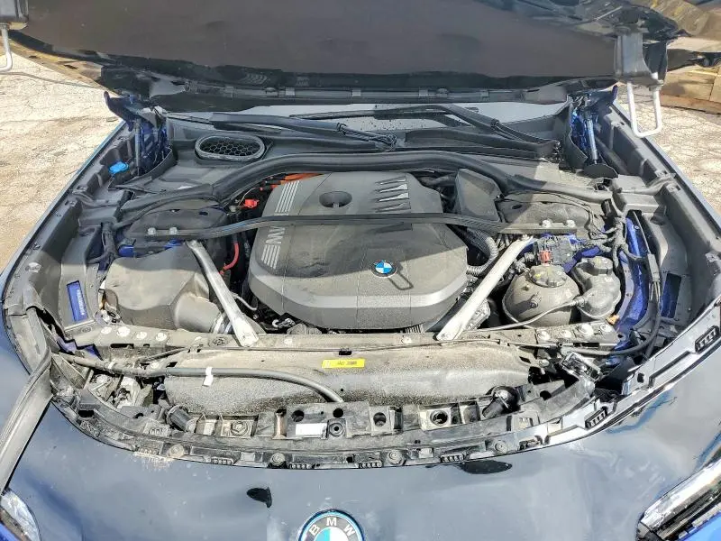 2024 BMW 750 XE  