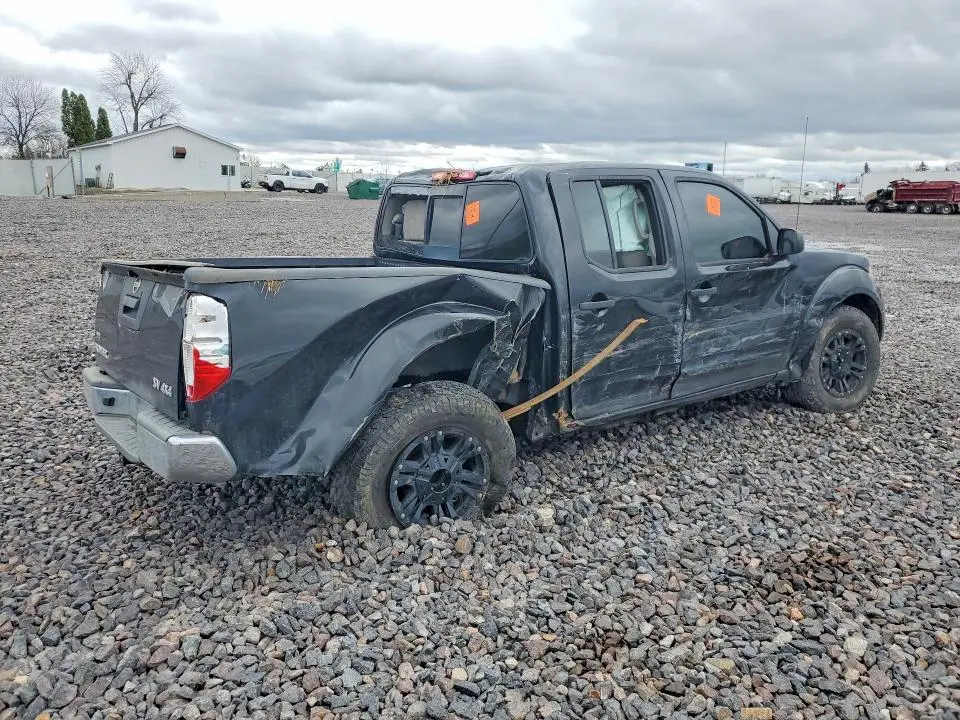 2016 NISSAN FRONTIER SV  