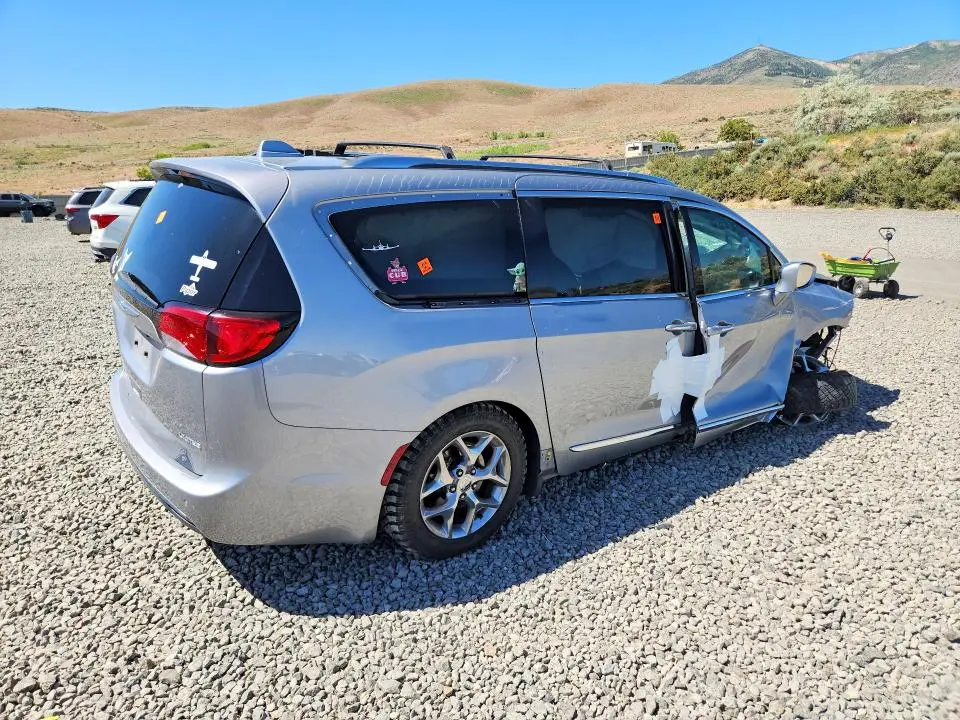 2018 CHRYSLER PACIFICA LIMITED  