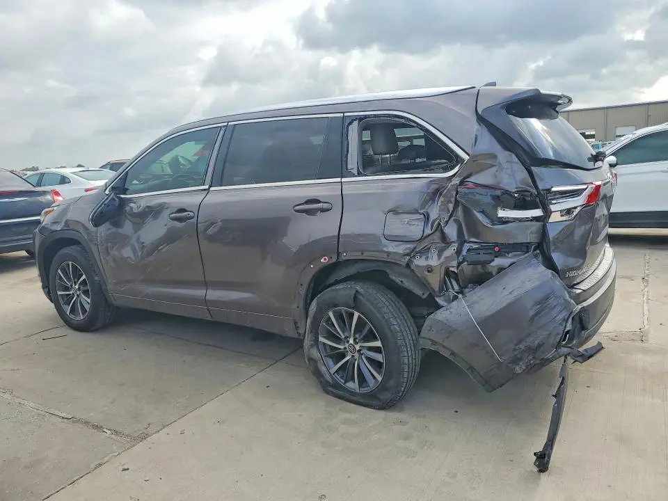 2017 TOYOTA HIGHLANDER XLE  