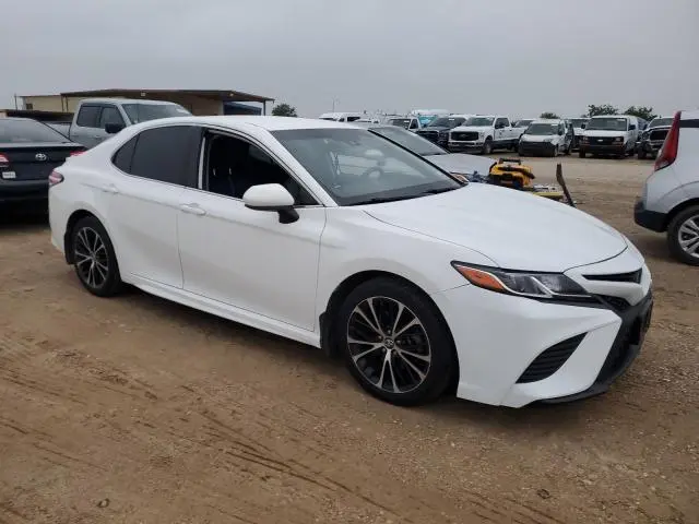 2020 TOYOTA CAMRY SE  