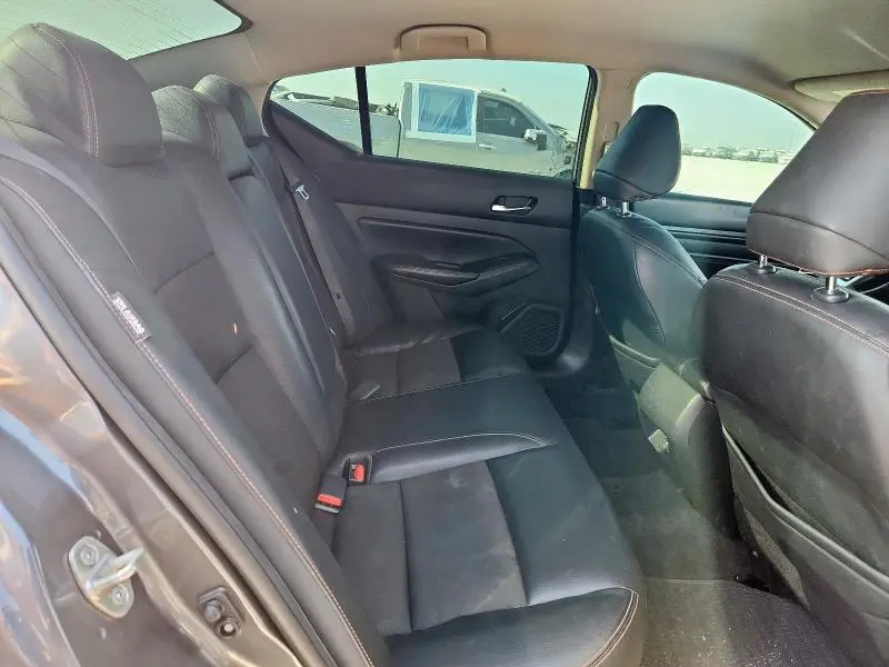 2021 NISSAN ALTIMA SR