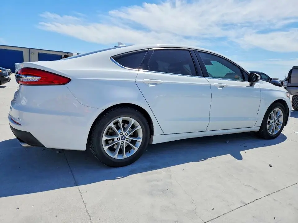 2019 FORD FUSION SE  