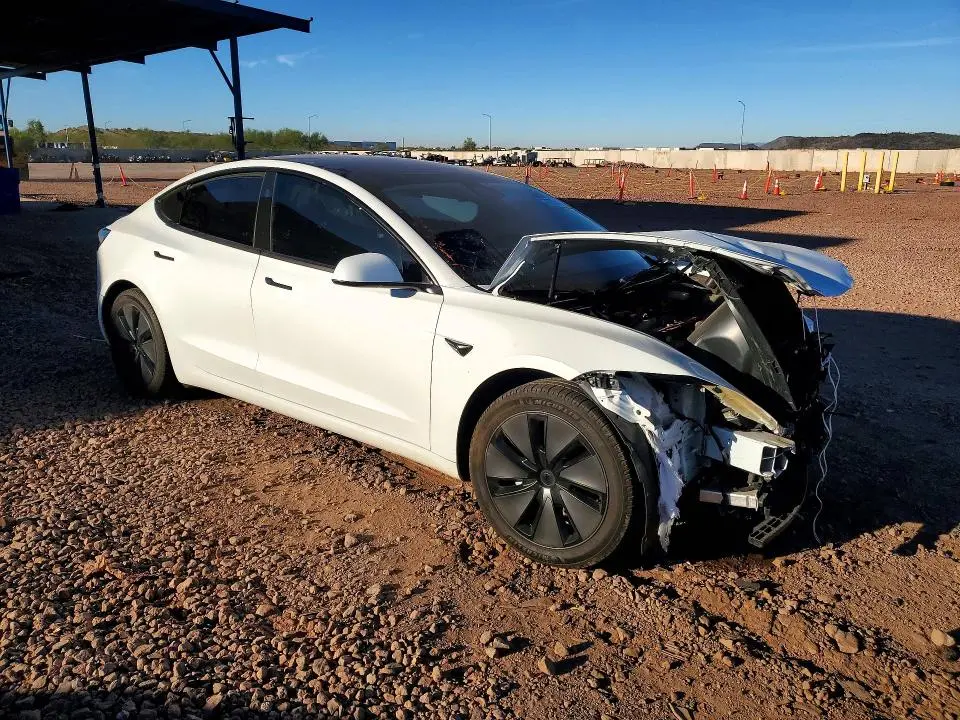 2024 TESLA MODEL 3   