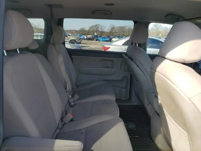 2018 KIA SEDONA LX  