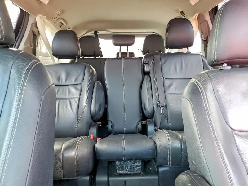 2017 TOYOTA SIENNA SE  