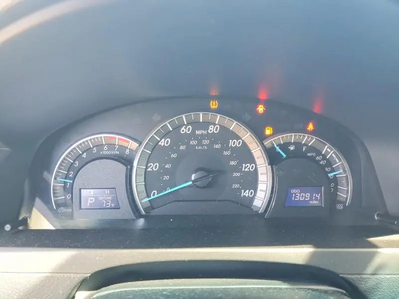 2012 TOYOTA CAMRY SE  