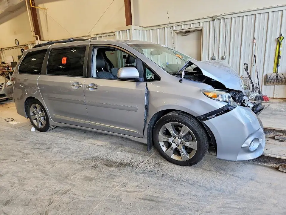 2013 TOYOTA SIENNA SPORT  