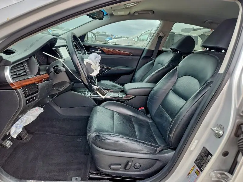 2017 KIA CADENZA PREMIUM  