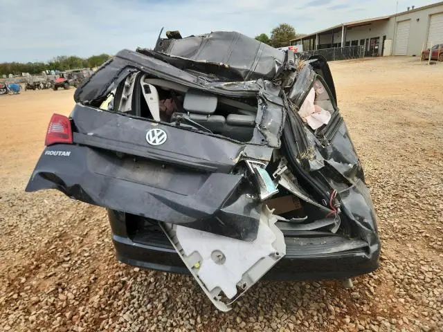 2011 VOLKSWAGEN ROUTAN SE  