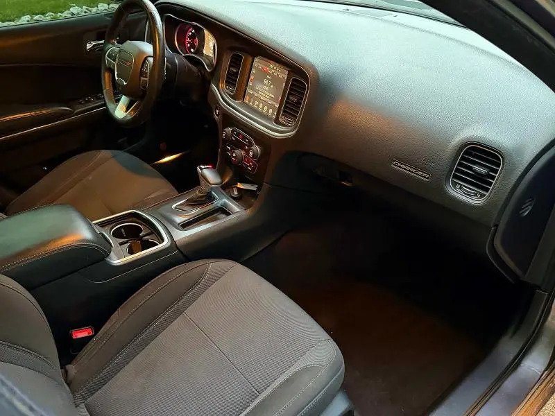 2016 DODGE CHARGER SXT  