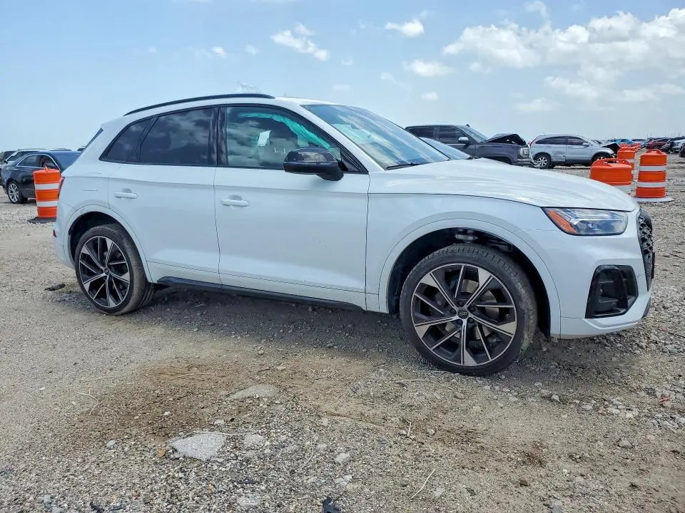 2024 AUDI SQ5 PREMIUM PLUS  