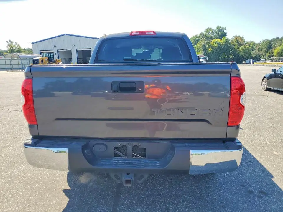 2018 TOYOTA TUNDRA CREWMAX SR5  